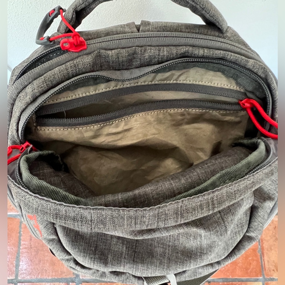 Kelty Redwing 50 Reserve Backpack - Gray and Red - Picture 10 of 13
